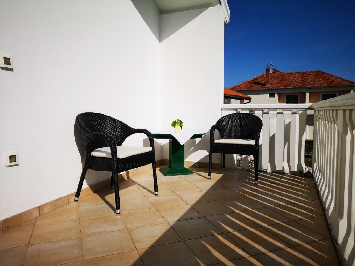 Apartmani Labud Sukošan المظهر الخارجي الصورة