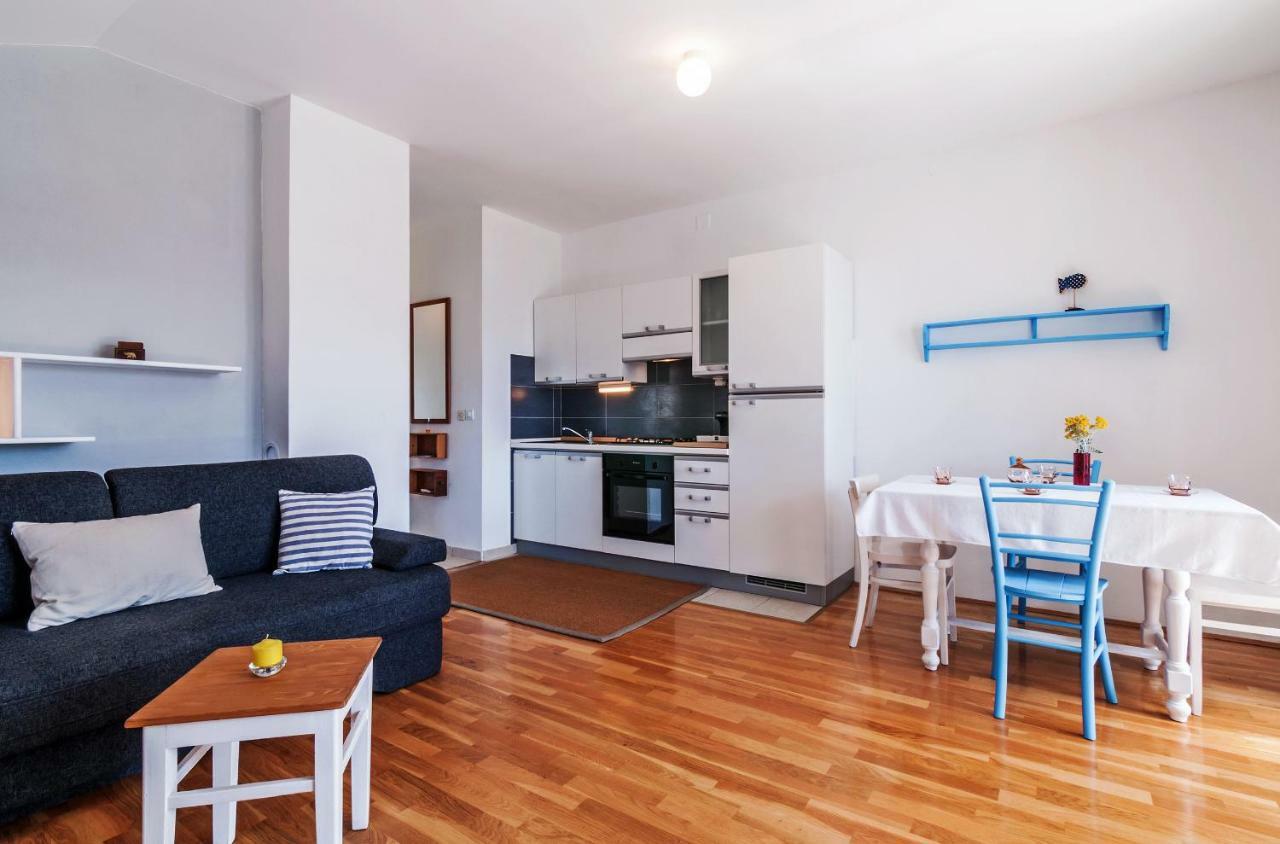 Apartmani Labud Sukošan المظهر الخارجي الصورة